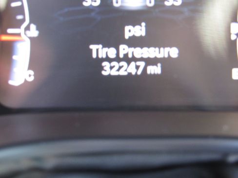 Used 2025 Jeep Compass Trailhawk AWD/4WD image 27