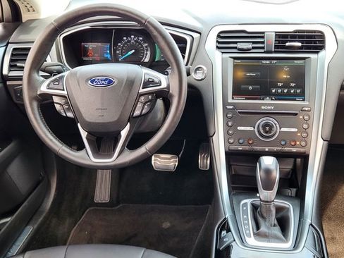 Used 2016 Ford Fusion Titanium FWD image 29