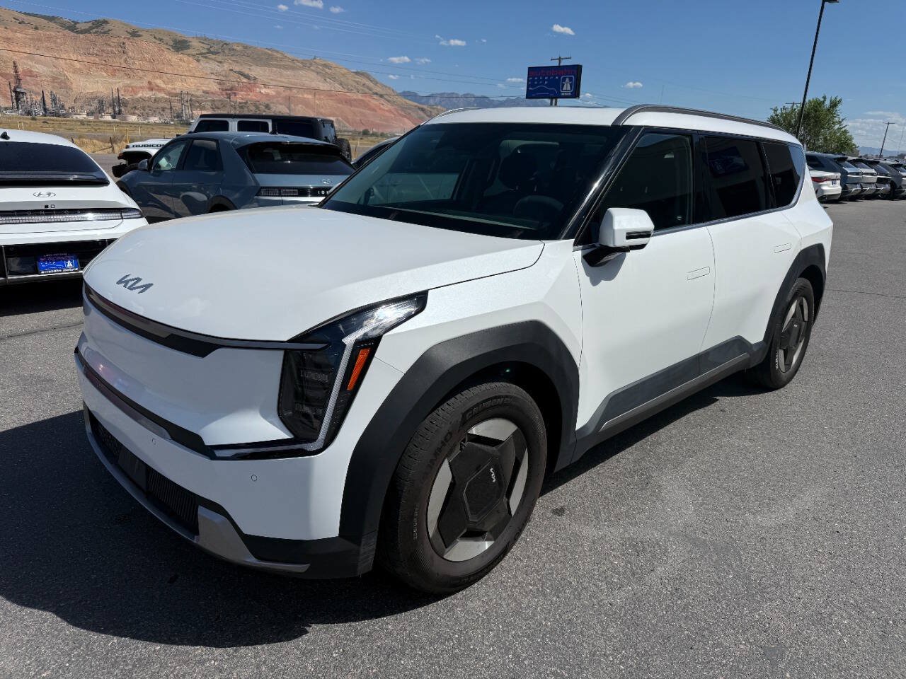 Used 2024 Kia EV9 Wind AWD/4WD image 2