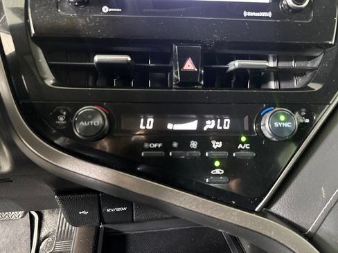 Used 2022 Toyota Camry SE FWD image 20