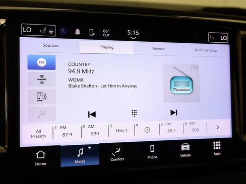 Used 2023 Chrysler Pacifica Touring-L image 45