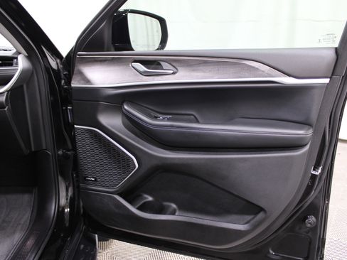 Used 2021 Jeep Grand Cherokee L Limited image 34