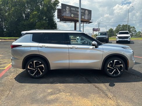 Used 2024 Mitsubishi Outlander SEL image 5