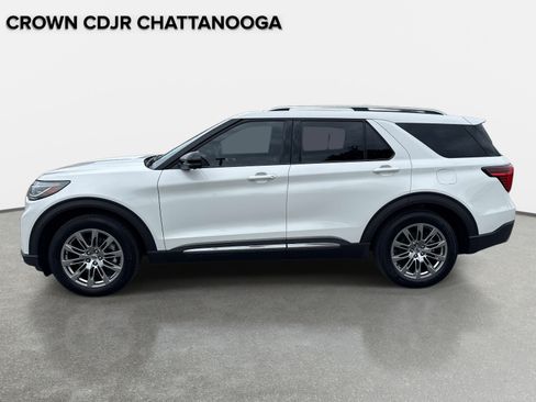 Used 2025 Ford Explorer Platinum RWD image 8