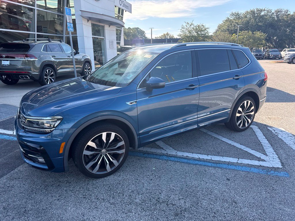Used 2018 Volkswagen Tiguan SEL Premium w/ R-Line Package FWD image 1