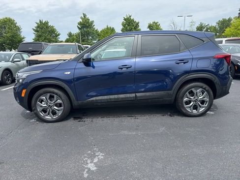Certified 2026 Kia Seltos LX FWD image 2