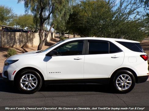 Used 2022 Chevrolet Equinox LS w/ LS Convenience Package image 8