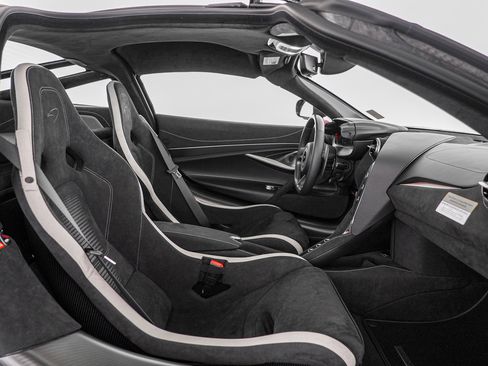 New 2027 McLaren 750S RWD image 26