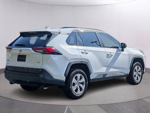 Used 2019 Toyota RAV4 LE FWD image 7