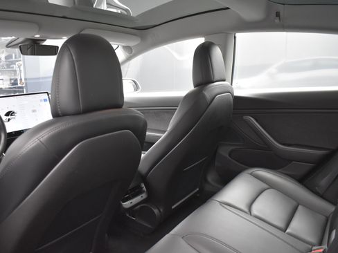 Used 2019 Tesla Model 3 Long Range image 9
