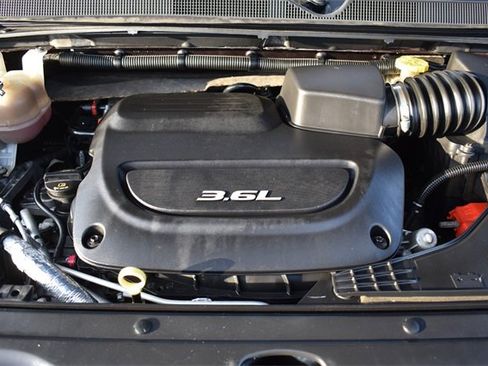 Used 2018 Chrysler Pacifica Limited w/ Advanced Safetytec Group image 40