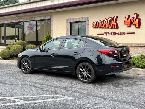 Used 2018 MAZDA MAZDA3 Touring FWD image 4