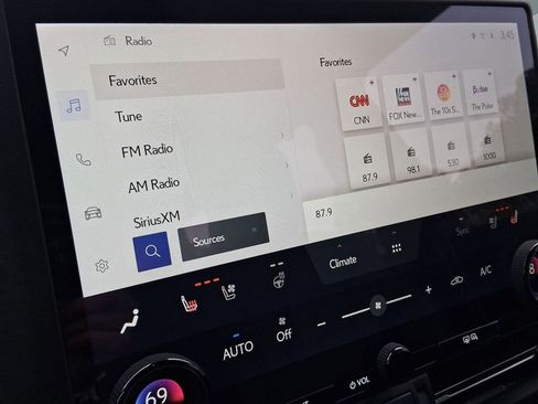 Used 2024 Lexus GX 550 image 25