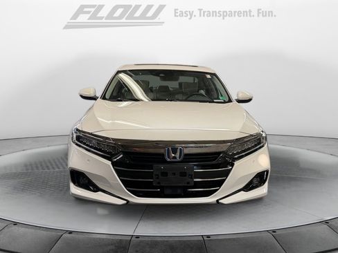 Used 2022 Honda Accord Touring image 2