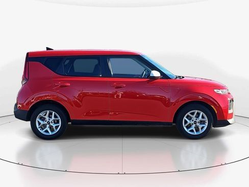 Used 2022 Kia Soul LX w/ Technology Package image 7
