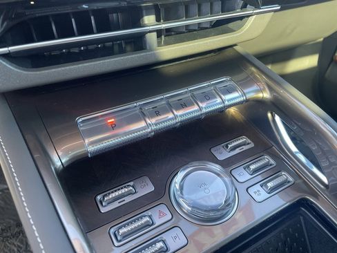 Used 2024 Lincoln Nautilus Black Label image 17