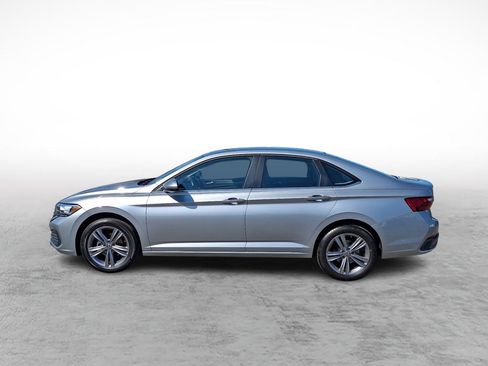 Used 2023 Volkswagen Jetta SE FWD image 2