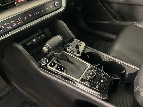 Used 2025 Kia Sportage EX w/ Premium Package FWD image 20