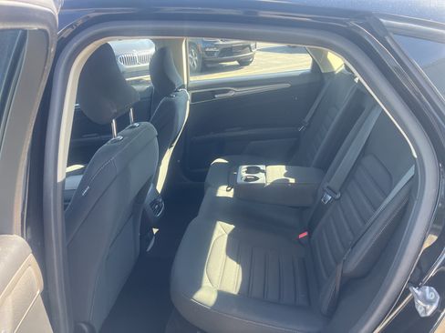Used 2019 Ford Fusion SE FWD image 14