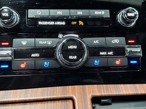 Used 2024 Lincoln Navigator Premiere image 8