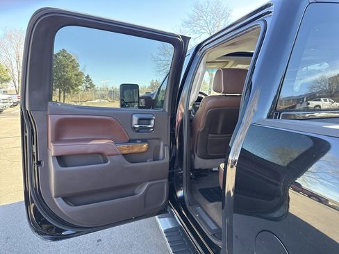 Used 2015 Chevrolet Silverado 3500 High Country image 18