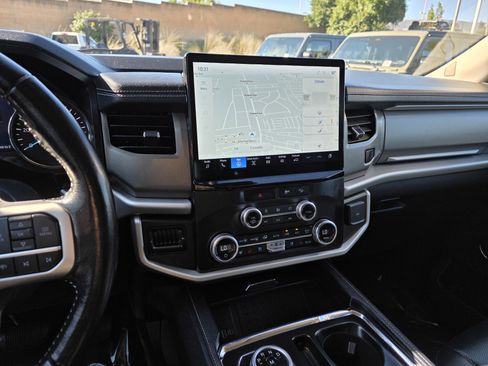 Used 2023 Ford Expedition Max XLT image 16