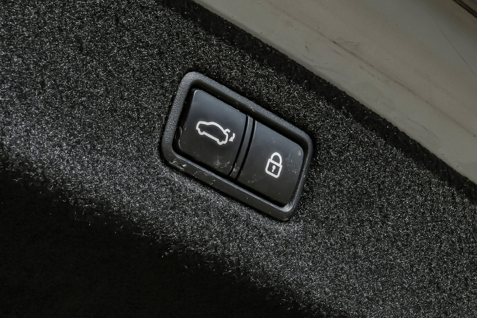 Used 2019 Genesis G90 5.0 Ultimate RWD image 61