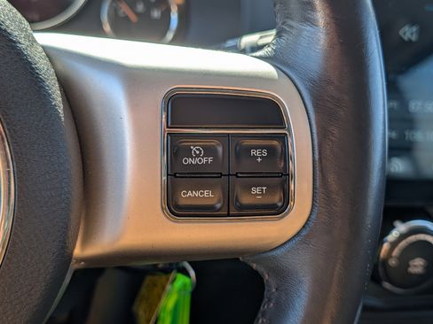 Used 2017 Jeep Compass Latitude image 29