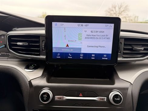 Used 2020 Ford Explorer XLT w/ Equipment Group 202A AWD/4WD image 18