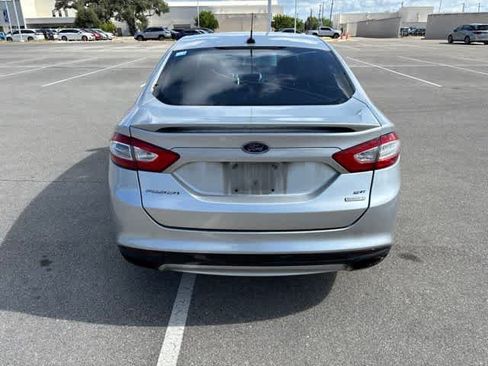 Used 2013 Ford Fusion SE FWD image 4