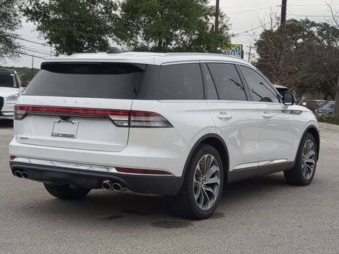 New 2026 Lincoln Aviator Premiere image 3