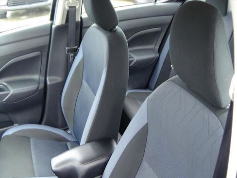 Used 2025 Nissan Versa SV image 16