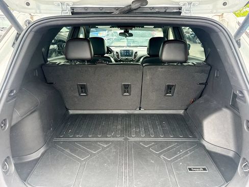 Used 2022 Chevrolet Equinox RS w/ RS Leather Package FWD image 28