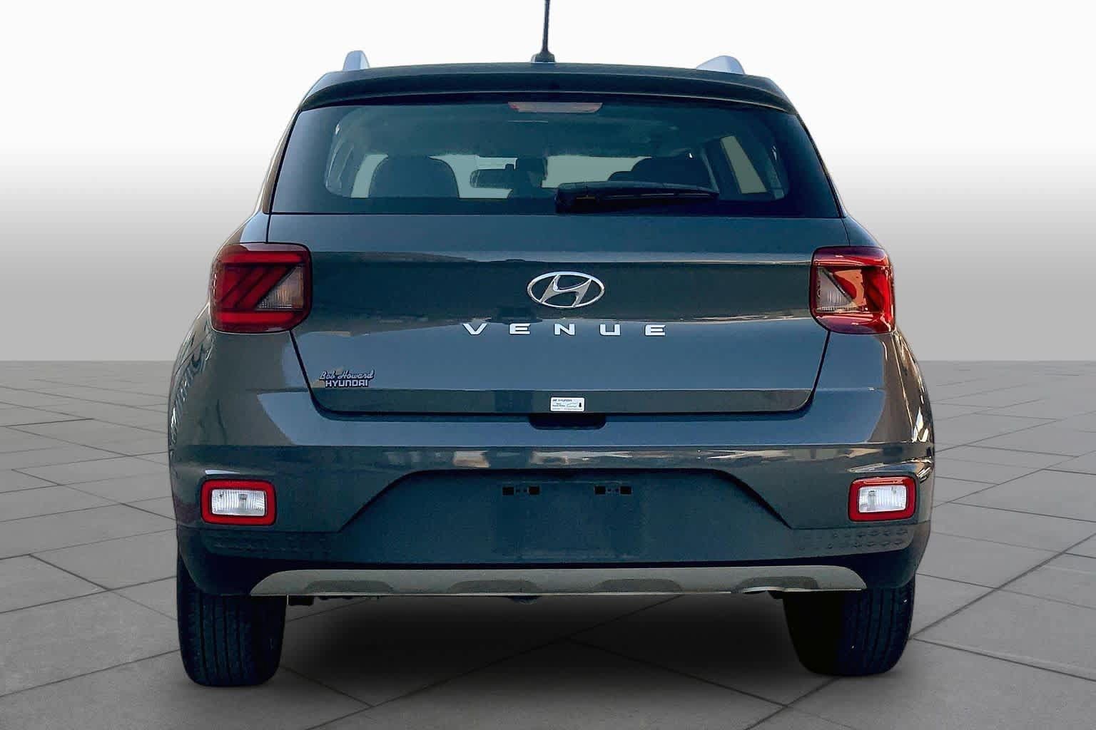 Certified 2025 Hyundai Venue SEL FWD image 5