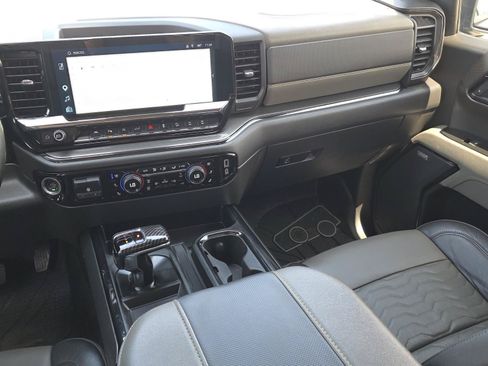 Used 2025 Chevrolet Silverado 1500 ZR2 AWD/4WD image 14