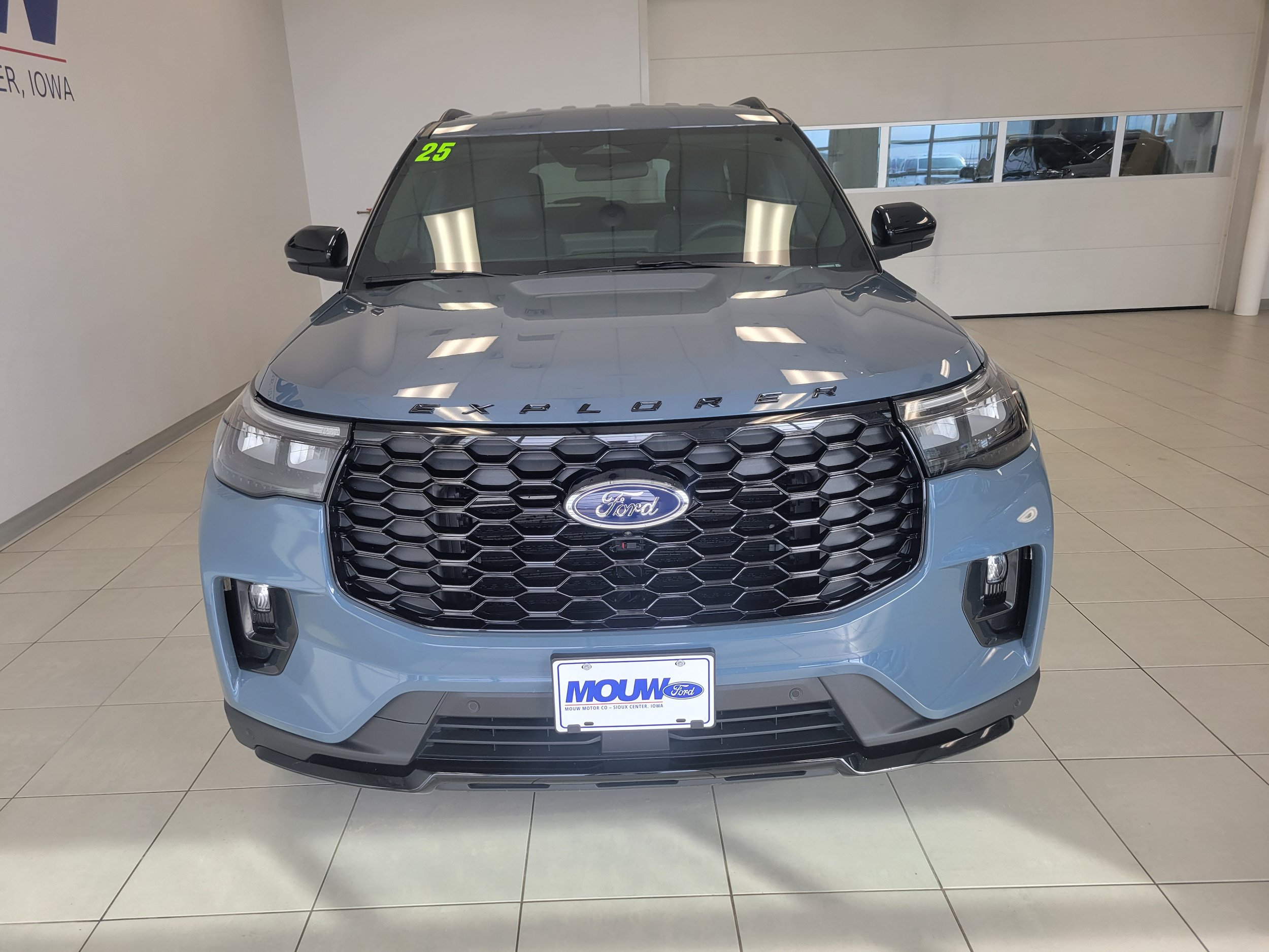 Used 2025 Ford Explorer ST-Line AWD/4WD image 5