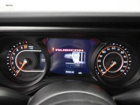Used 2024 Jeep Gladiator Rubicon w/ Convenience Group image 16