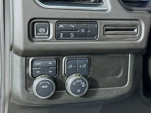 Used 2024 Chevrolet Suburban Premier AWD/4WD image 11