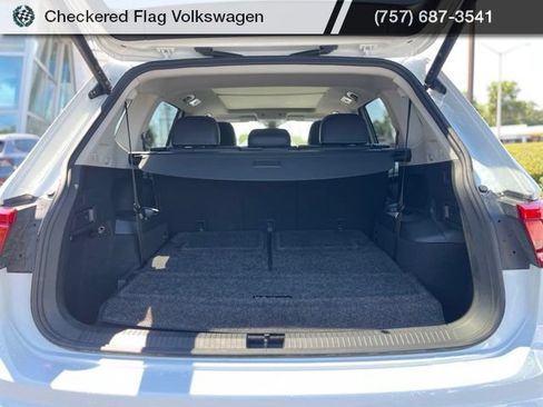 Used 2022 Volkswagen Tiguan SE FWD image 33