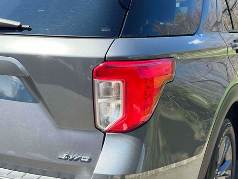 Used 2023 Ford Explorer XLT w/ Equipment Group 202A image 8