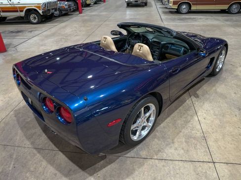 Used 2000 Chevrolet Corvette Convertible w/ Memory Pkg RWD image 17