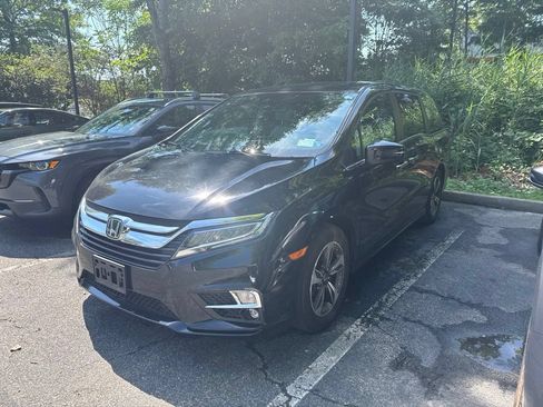 Used 2020 Honda Odyssey Touring image 3