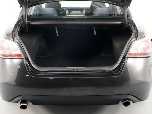Used 2015 Nissan Altima 2.5 SV image 9