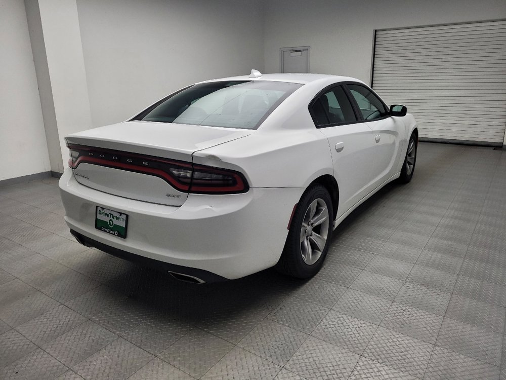 Used 2016 Dodge Charger SXT RWD image 9