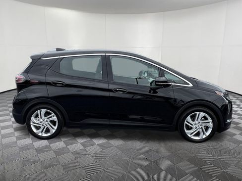 Used 2023 Chevrolet Bolt LT FWD image 7