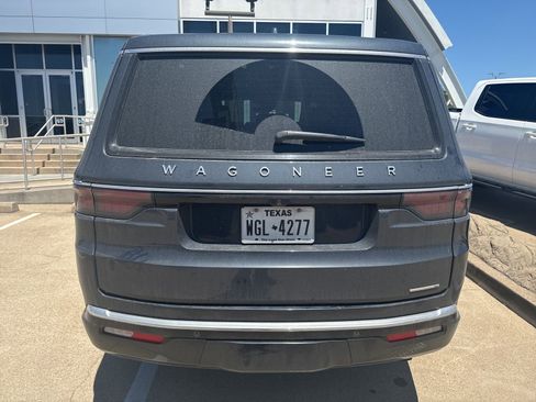 Used 2023 Jeep Wagoneer Series III w/ Premium Group I RWD image 6
