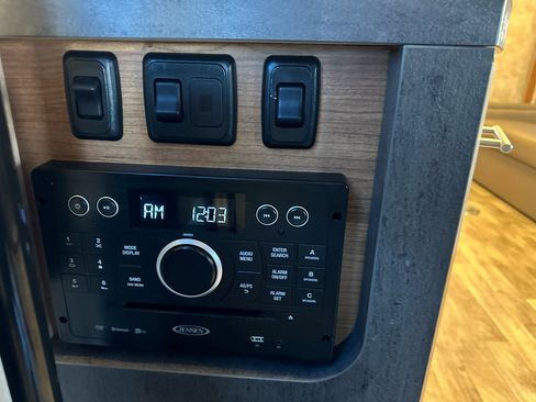 Used 2017 Mercedes-Benz Sprinter 3500 image 65