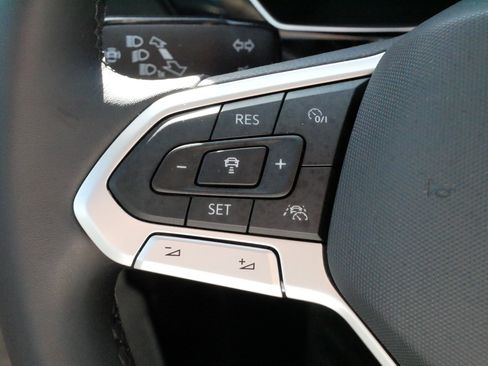 Used 2023 Volkswagen Jetta SE FWD image 25