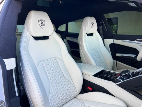 Used 2021 Lamborghini Urus AWD/4WD image 26