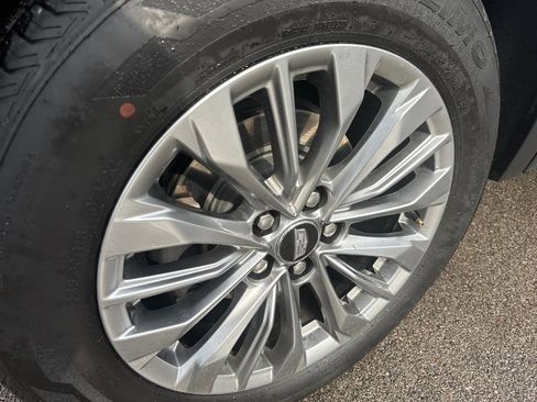 Used 2024 Cadillac XT4 Premium Luxury image 40